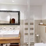 Apartment Direkt Am Mit Meerblick Und Balkon,villa Glueckspilz, Binz