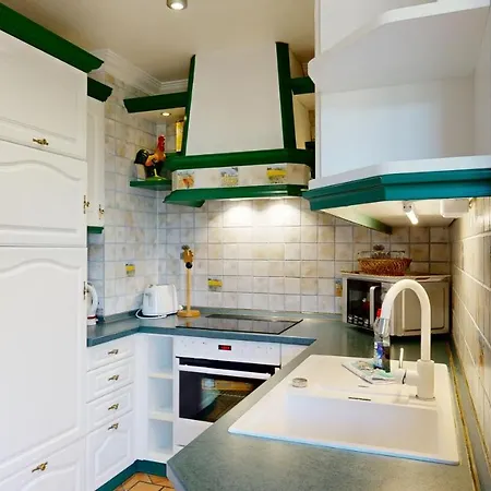 Direkt Am Mit Meerblick Und Balkon,villa Glueckspilz, Apartment *