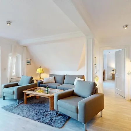 Direkt Am Mit Meerblick Und Balkon,villa Glueckspilz, 公寓 宾茨