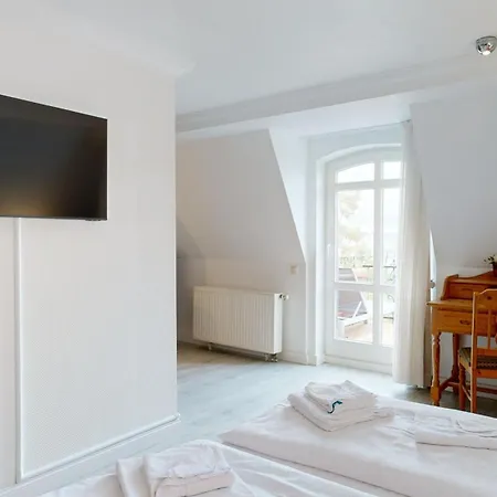 Direkt Am Mit Meerblick Und Balkon,villa Glueckspilz, 公寓 *