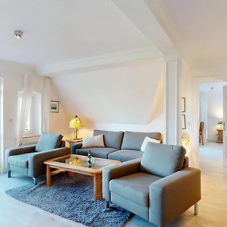Direkt Am Mit Meerblick Und Balkon,villa Glueckspilz, *