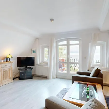 Direkt Am Mit Meerblick Und Balkon,villa Glueckspilz, Binz