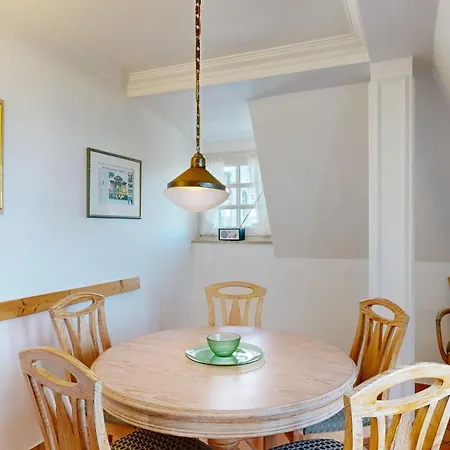 Direkt Am Mit Meerblick Und Balkon,villa Glückspilz,