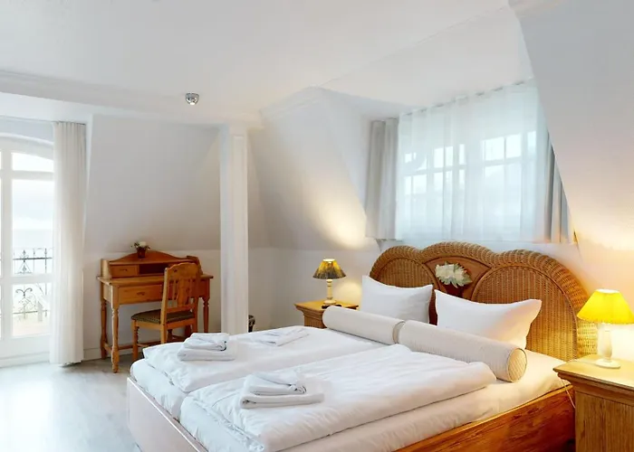 Direkt Am Mit Meerblick Und Balkon,villa Glueckspilz, Appartement Binz